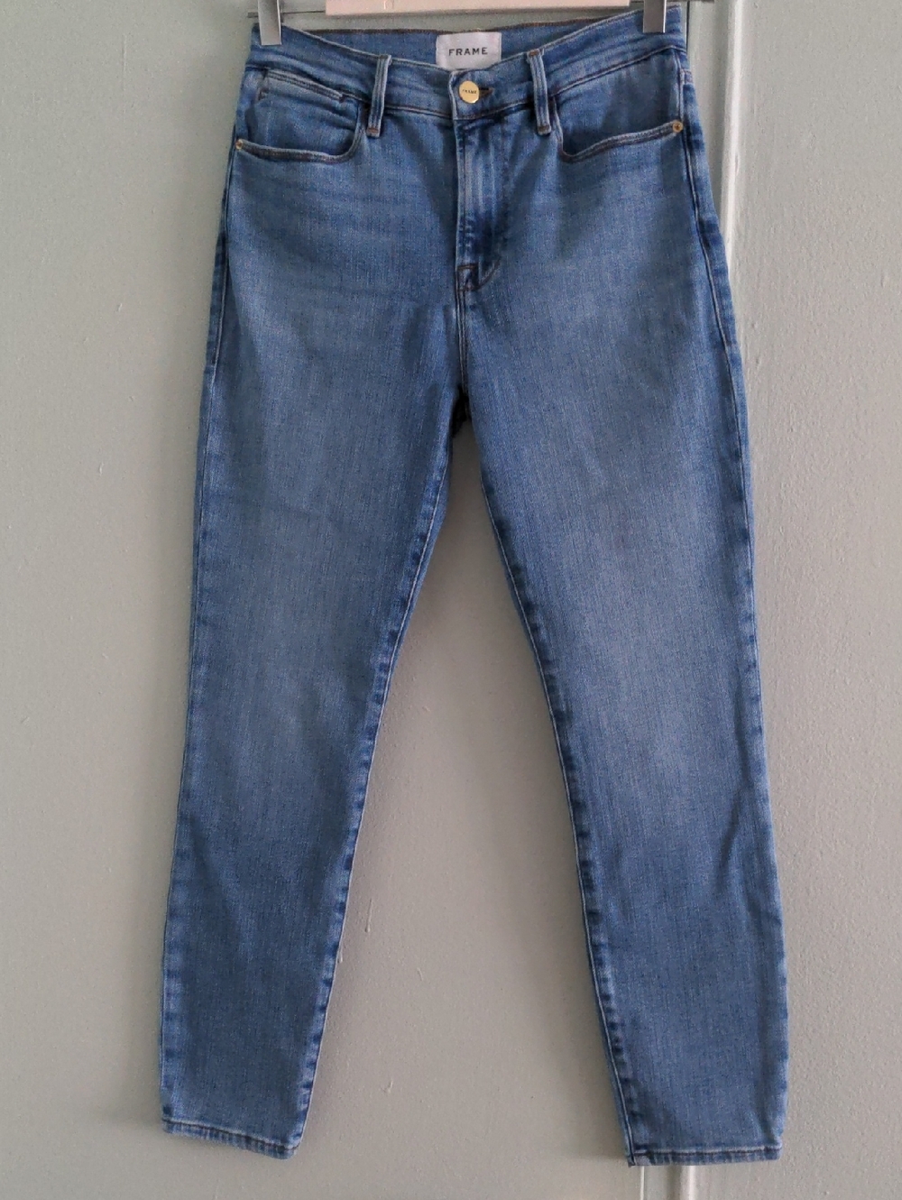Frame Le High Skinny Crop Jeans In Medium Blue